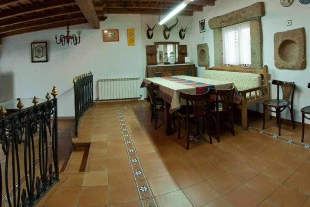 Casa Rural Lucia Es Una Casa Rural Amplia Con Pat Cabezas Bajas Buitenkant foto