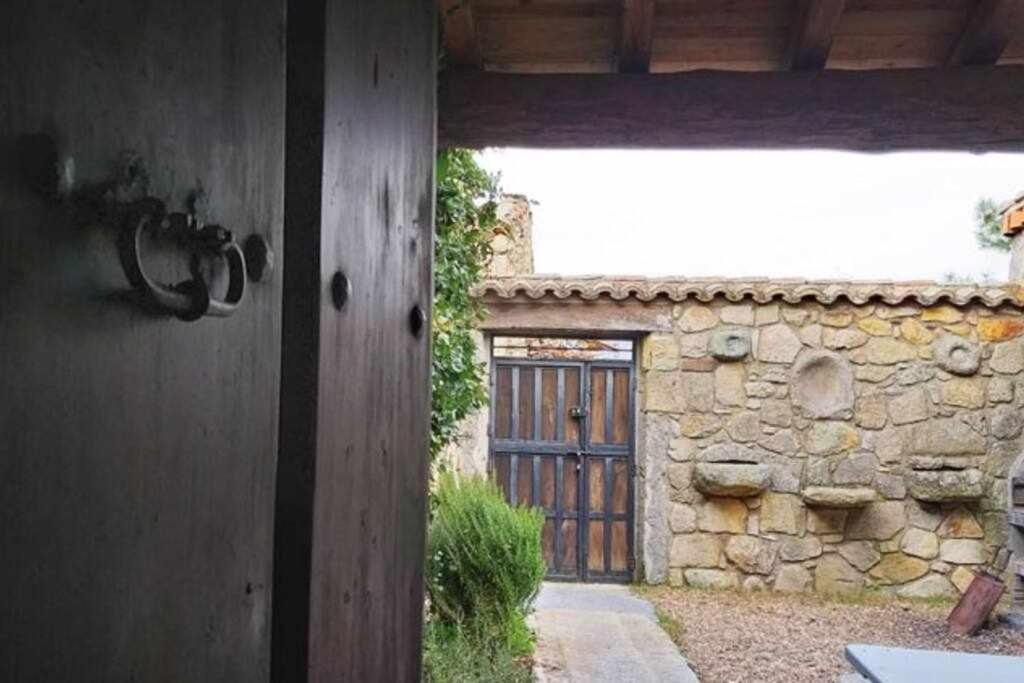 Casa Rural Lucia Es Una Casa Rural Amplia Con Pat Cabezas Bajas Buitenkant foto