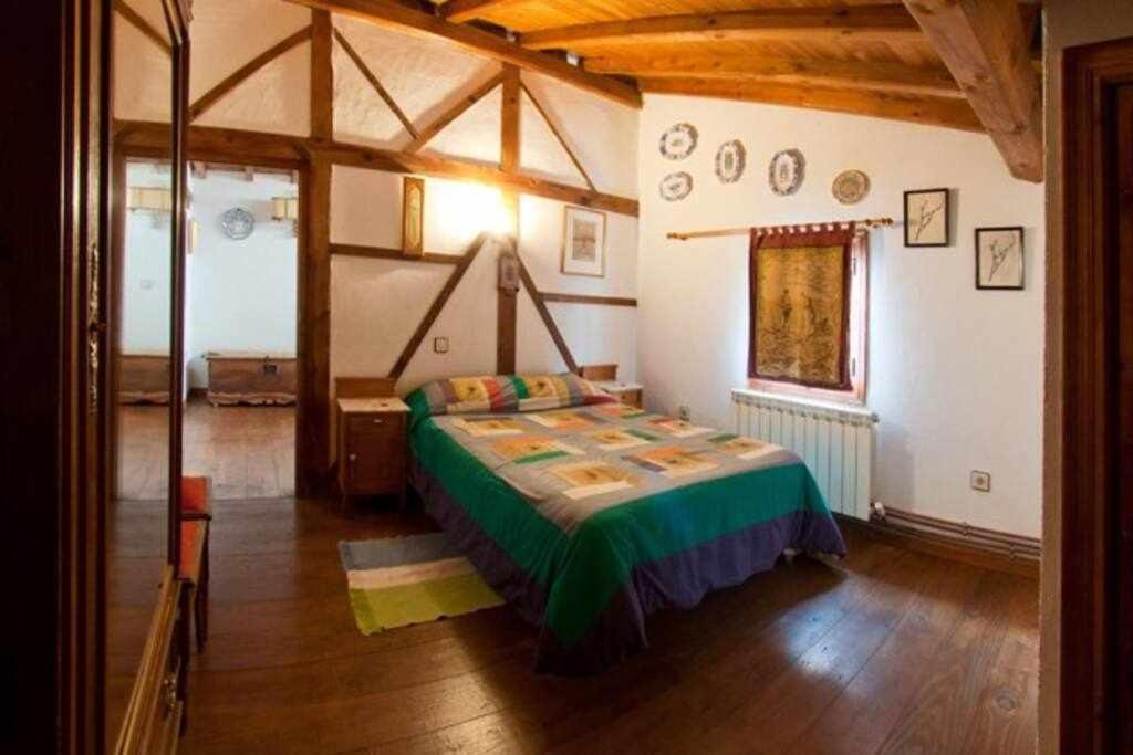 Casa Rural Lucia Es Una Casa Rural Amplia Con Pat Cabezas Bajas Buitenkant foto